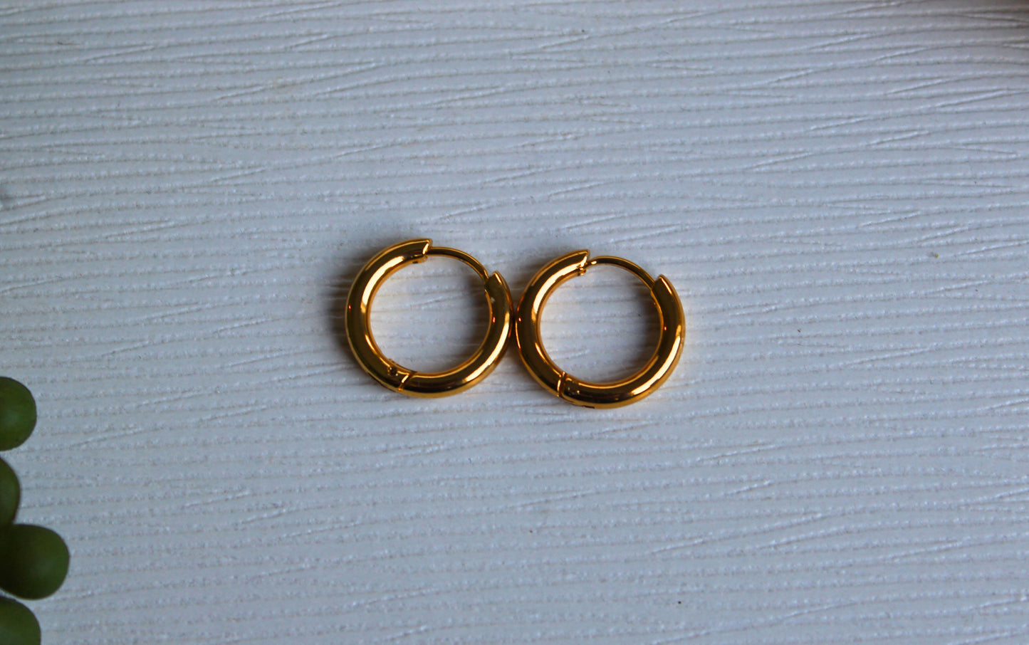 Simple Clasp Hoop