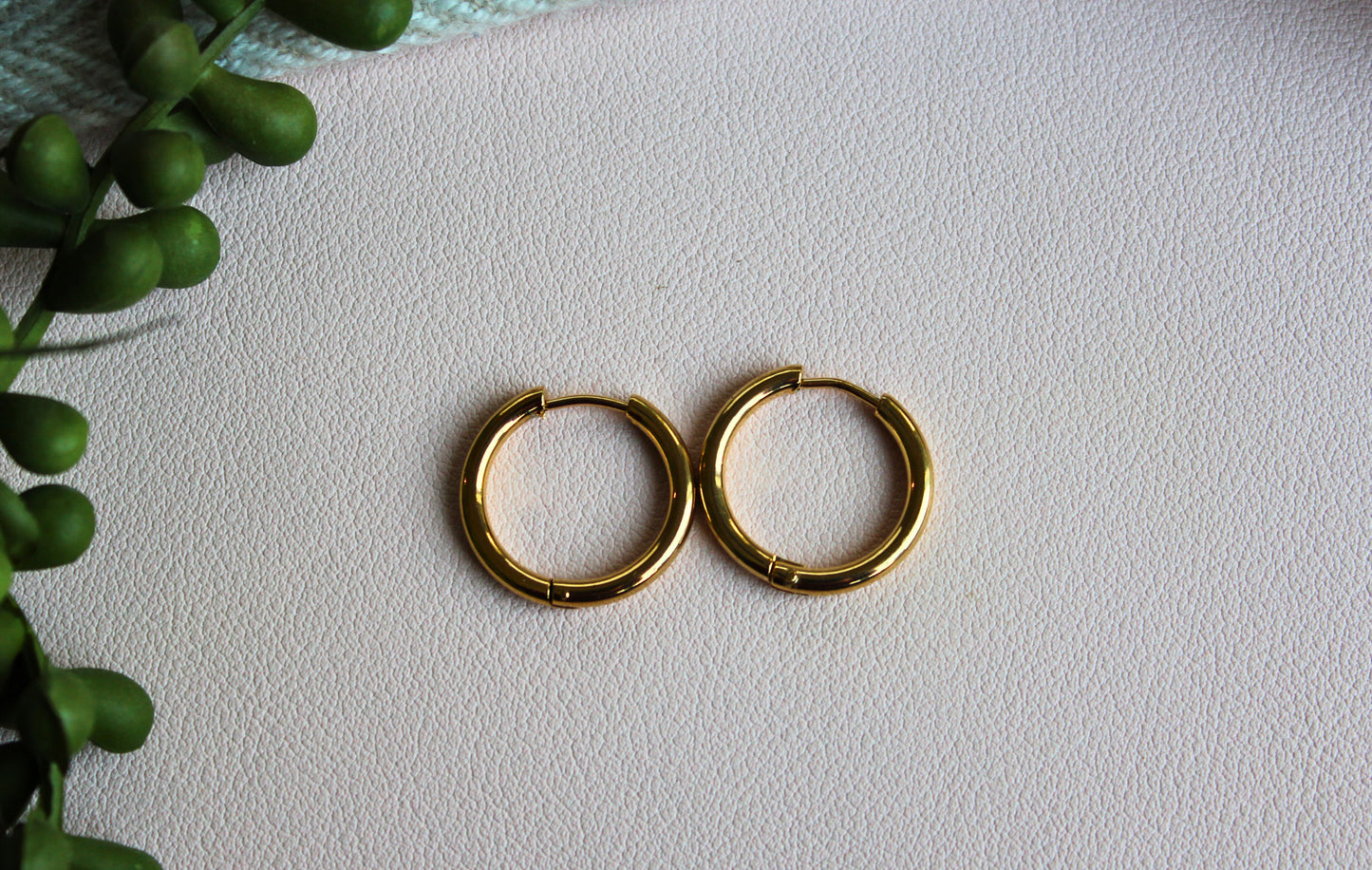 Simple Clasp Hoop