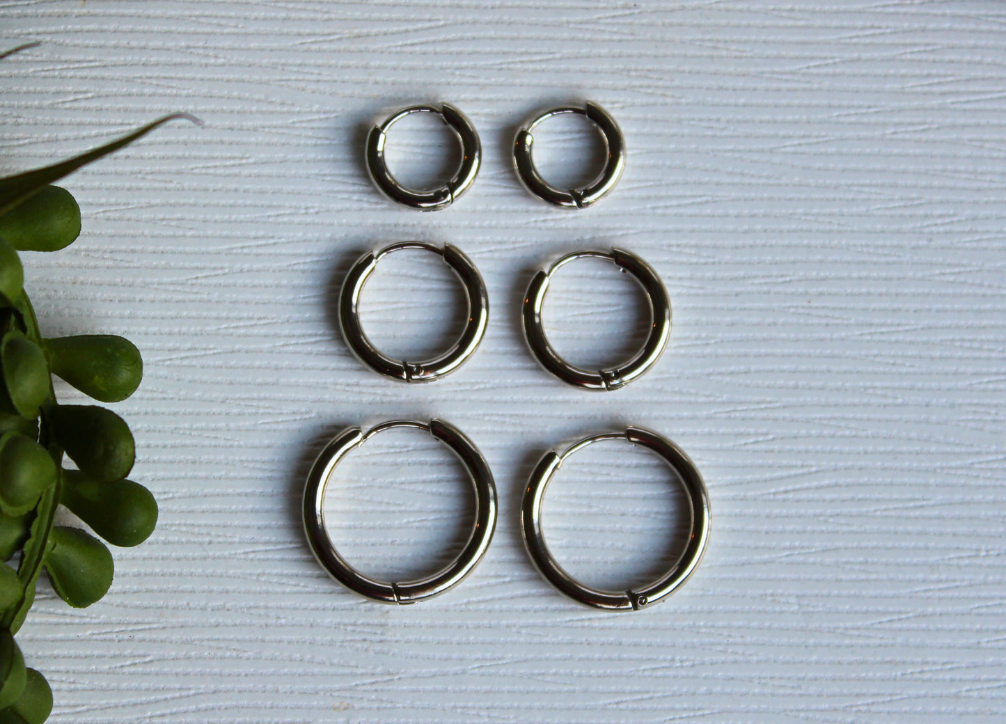 Simple Clasp Hoop